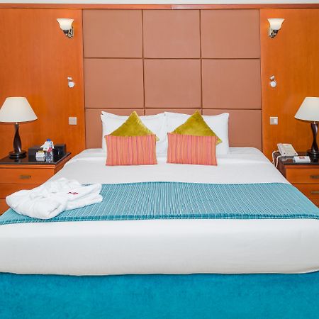 The Park Hotel Formerly Dubai Bagian luar foto
