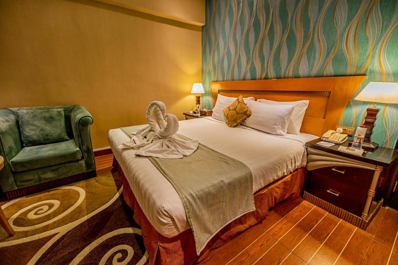 The Park Hotel Formerly Dubai Bagian luar foto