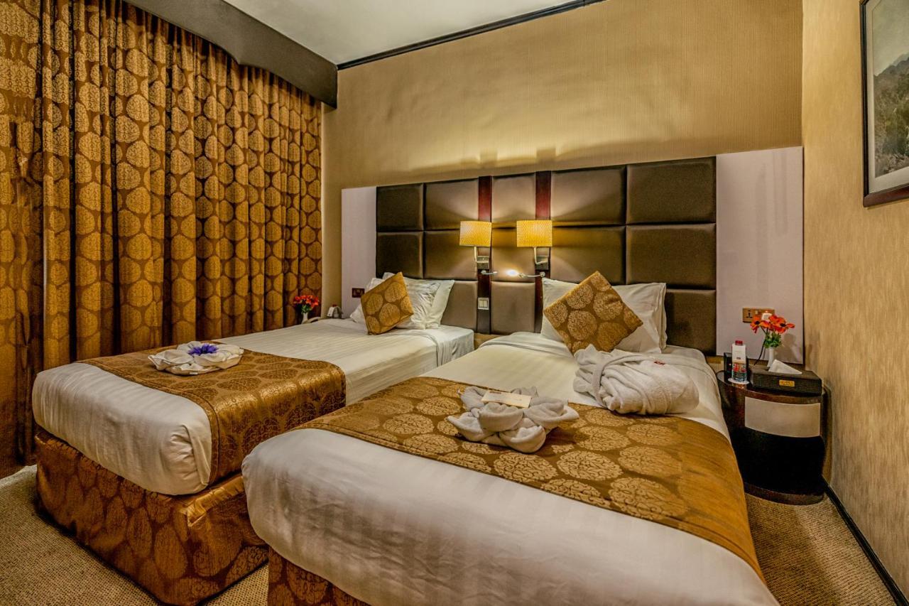 The Park Hotel Formerly Dubai Bagian luar foto