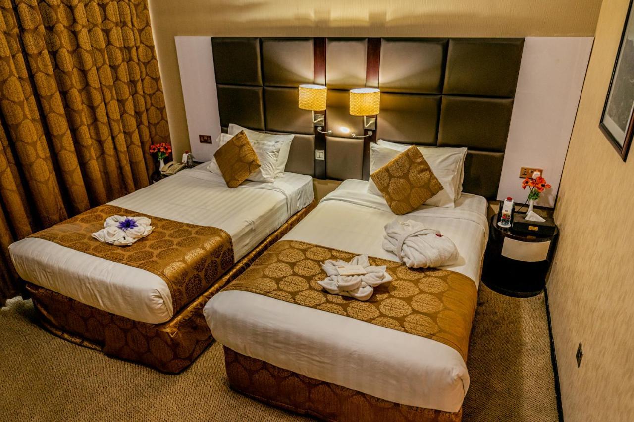 The Park Hotel Formerly Dubai Bagian luar foto