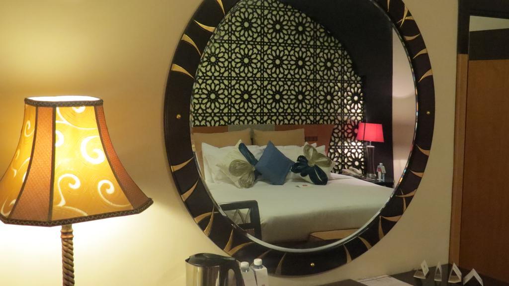 The Park Hotel Formerly Dubai Bagian luar foto