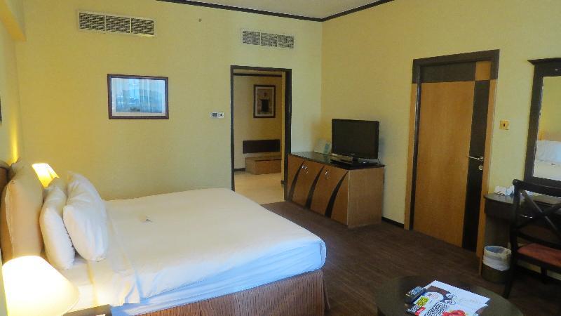 The Park Hotel Formerly Dubai Bagian luar foto