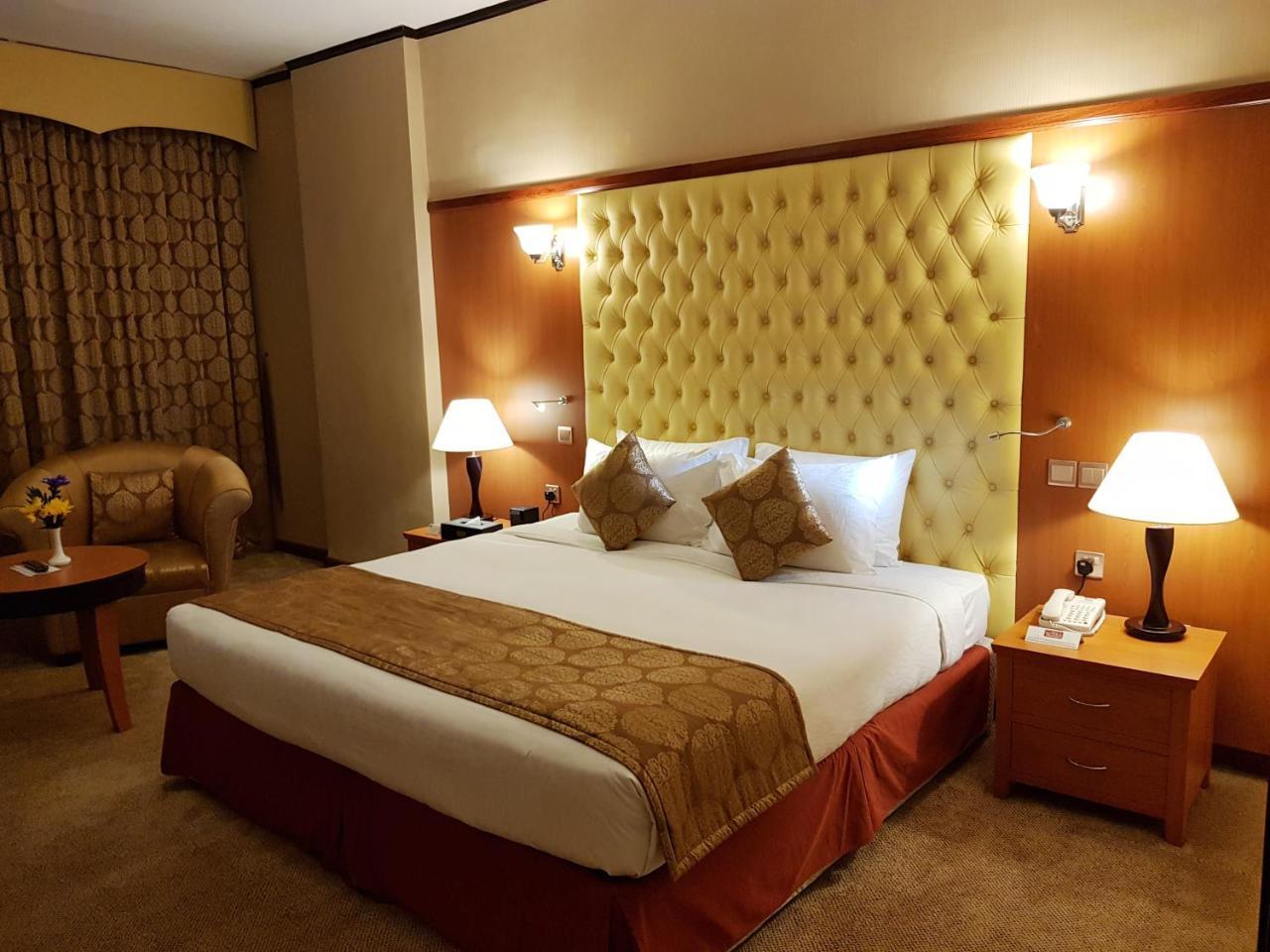 The Park Hotel Formerly Dubai Bagian luar foto