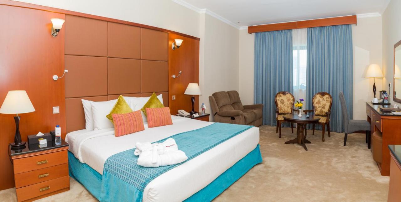 The Park Hotel Formerly Dubai Bagian luar foto