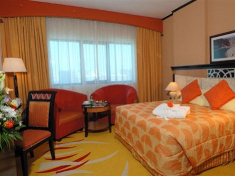 The Park Hotel Formerly Dubai Bagian luar foto